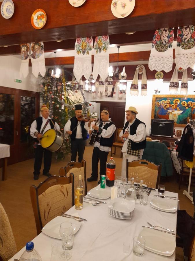 Pensiunea Sanziene Strîmtura 외부 사진